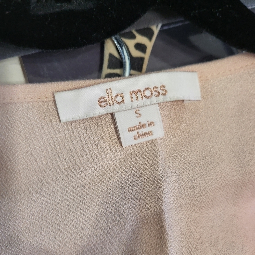 Ella Moss Boho Top with Tie - Picture 3 of 6